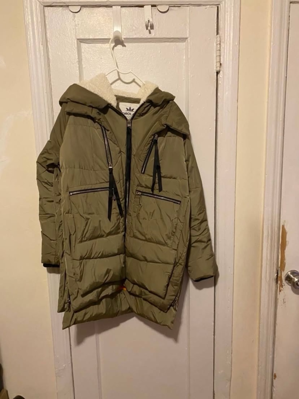 Insulated Olive Green Hooded Puffer Coat for Women